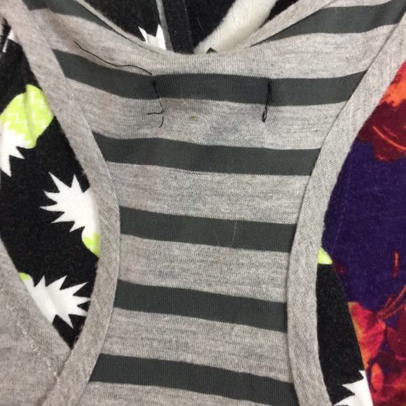 All 4 tank tops lot / set / bundle - Picture 4 of 7